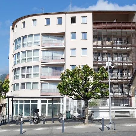 Apartment Joli Studio, Clim Proche Gare Et Centre